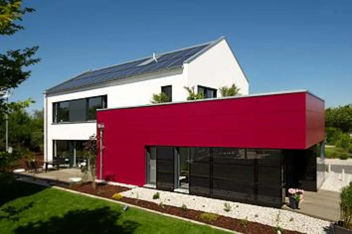 Außenansicht des Energie-Plus-Hauses