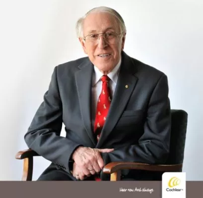 Bild: Professor Graeme Clark, Wegbereiter für das mehrkanalige Cochlea-Implantat, feiert seinen 80. Geburtstag