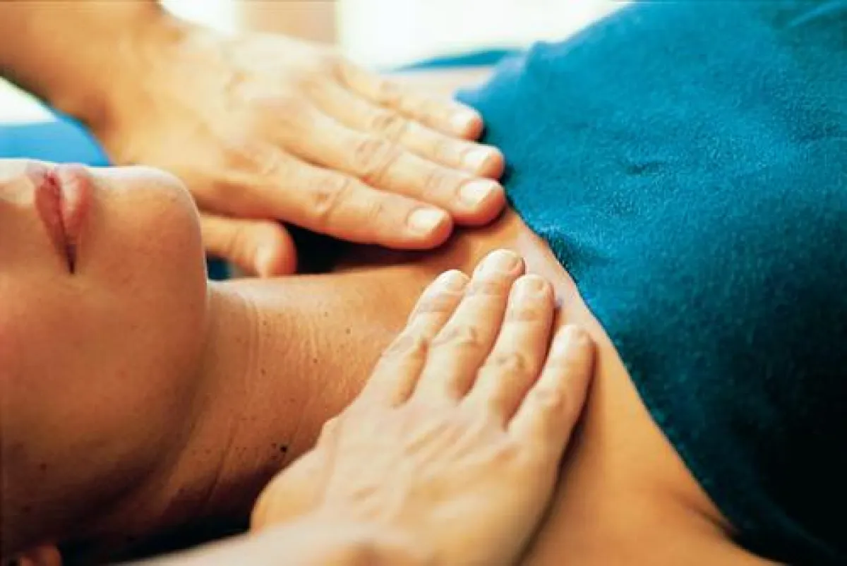 Hotel Falkenhof: Hell, warm und heimelig: Ein angenehmes Haus in ebensolcher Größe, zu dessen Stärken eine wunderbar freundliche Crew sowie ein niveauvoll arrangiertes Ambiente zählen. Foto: Kurverwal