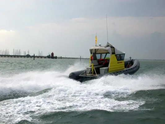 Bild: SeaHelp eröffnet weiteren Stützpunkt in Norditalien: Schnelle Hilfe dank 640-PS-Rib ist garantiert