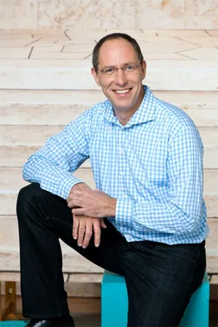 Stargebot versteigert ein individuelles Fahrtraining mit TV-Moderator und Motorsport-Experte Thomas Ranft Bild: Stargebot versteigert ein individuelles Fahrtraining mit TV-Moderator und Motorsport-Experte Thomas Ranft