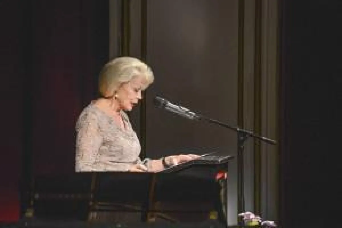 Ein Klima zu schaffen, dass es Künstlern im Hier und Jetzt ermöglicht ihr Wirken umzusetzen.