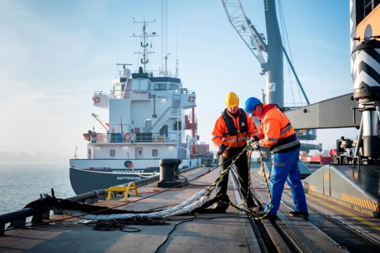 Bild: Starker Hafen Brake durch verlässliche Zusammenarbeit