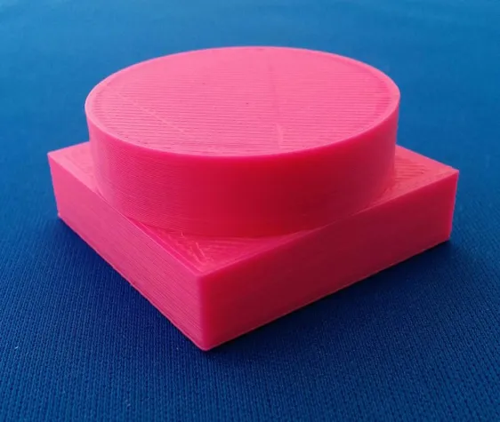 Bild: innojoin stellt eigenen 3D-Drucker fertig – Prozesstemperaturen bis 400 Grad Celsius