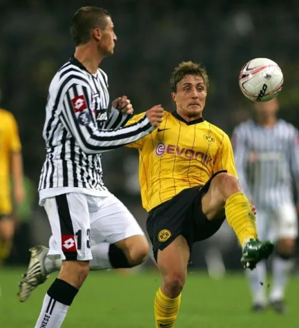 Bild: Dortmunds Sadrijaj schliesst Kooperation mit "IphoneOhneVertrag.com"