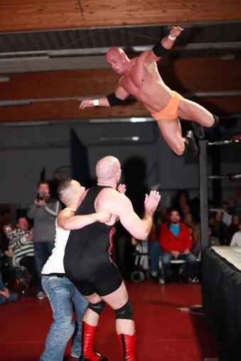 Wrestling im Sportzentrum Herrendamm, Lübeck Bild: Wrestling im Sportzentrum Herrendamm, Lübeck