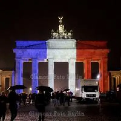 Bild: Nous sommes PARIS! -Wir sind PARIS!