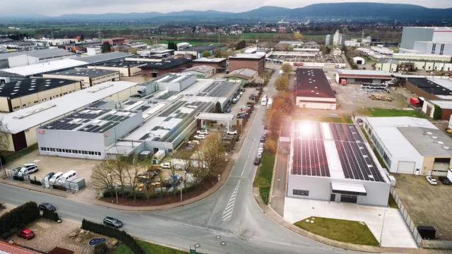 Bild: Rolec erhält den Sonderpreis für Nachhaltigkeit beim Innovationspreis des Landkreises Schaumburg