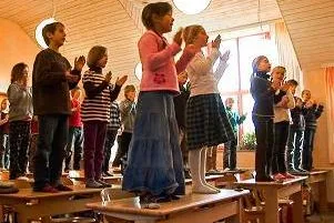 Bild: „Guten Morgen, liebe Kinder“: Langzeitdokumentation über Waldorfschüler im Bayerischen Fernsehen