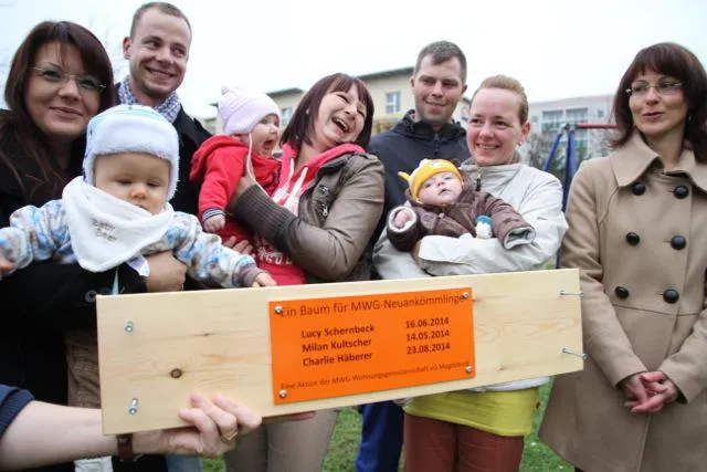 Bild: Schöne Symbolik: MWG-Wohnungsgenossenschaft pflanzt für Babys jetzt überall Bäume