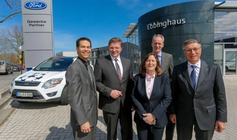 Bild: Dortmund: Elena Ford zu Besuch bei Ebbinghaus Autozentrum Dortmund
