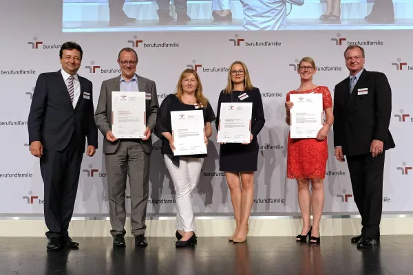 Bild: Vielfalt voraus!: Sana Klinik Nürnberg erneut mit Zertifikat zum audit berufundfamilie ausgezeichnet