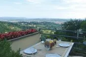 Ferienwohnungen in Florenz – Halldis feiert seinen ersten Geburtstag Bild: Ferienwohnungen in Florenz – Halldis feiert seinen ersten Geburtstag