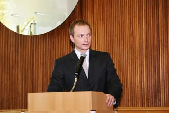 Bild: Lindner - „Nicht am politischen Spielfeldrand stehen bleiben"