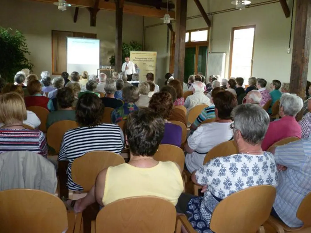 Groß ist der Informationsbedarf, ob in Brennpunktgemeinden der Städte oder in den ländlichen Gebieten,wie hier in Barntrup/Lippe