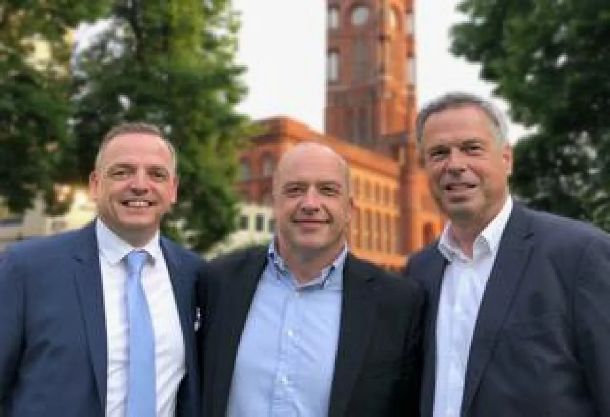 Neues von EFI und Tecco: Alfred Mast (mitte) mit Georg Hollenbach (rechts) und Arnoud Mekenkamp.