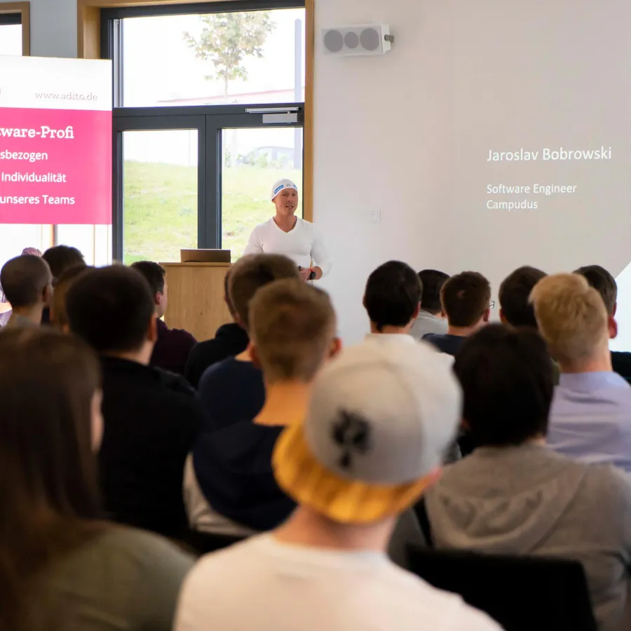 Viele interessierte Zuhörer beim zweiten Meetup der Tech Talks Landshut-Reihe im ADITO Campus.
