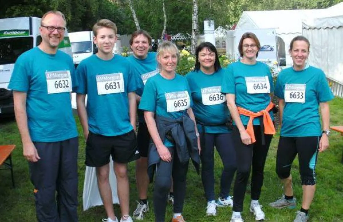 Ein Team des Otto-Fricke-Krankenhauses startet beim J.P. Morgan Chase Corporate Challenge 2012.