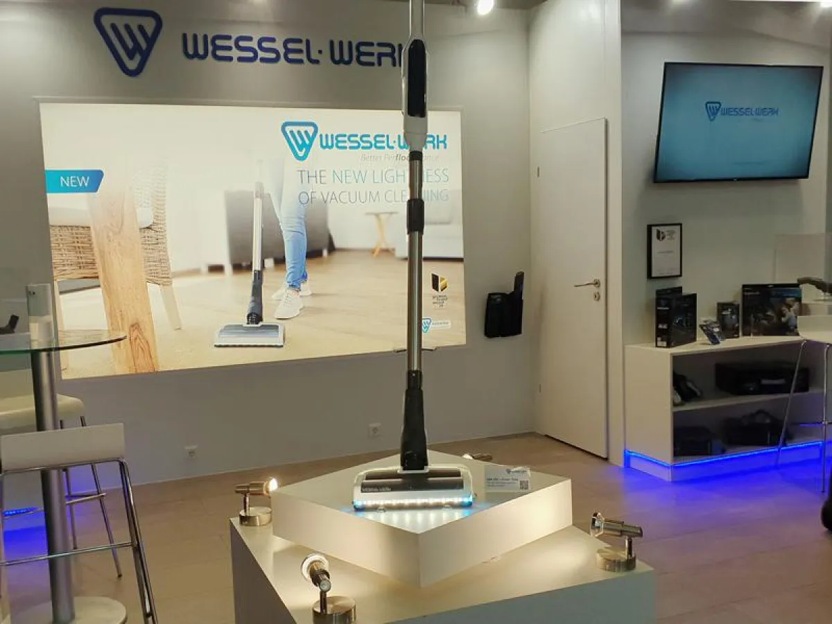 Elegantes Konzept und Highlight der Messe: EBK 250 und das Powerrohr als komplette Saugeinheit.