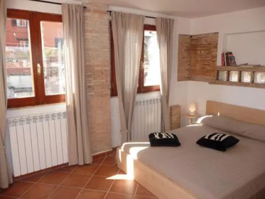 Bild: La Vita Romana - Agentur für Ferienwohnungen in Rom mit neuen Appartements in Trastevere