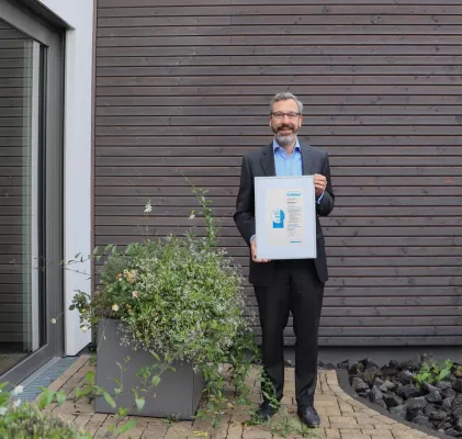 Bild: Hanse Haus erhält zum vierten Mal in Folge das Bonitätszertifikat „CrefoZert“ der Creditreform