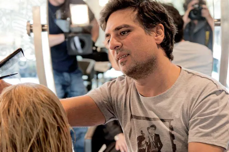 Bild: Berliner Top-Friseur Shan Rahimkhan engagiert sich für sozial benachteiligte Kinder