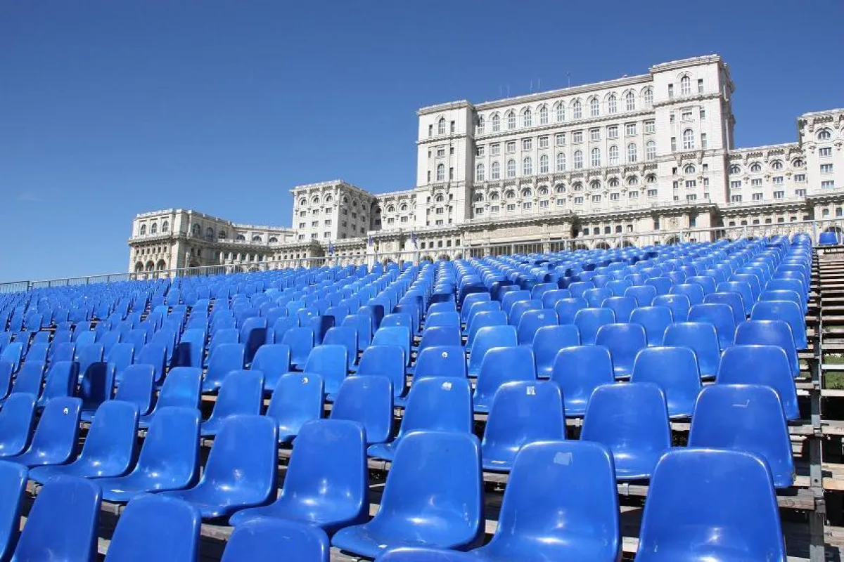 eps Tribünen mit AC/DC Show in Bukarest