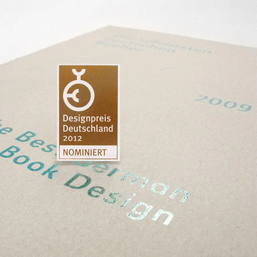 Nominiert für den Designpreis: der Katalog ?Die schönsten deutschen Bücher 2009?, der von oblik gestaltet wurde.