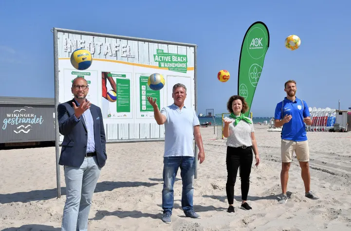 Bild: Saisonauftakt am Spiel- und Sportstrand in Rostock Warnemünde