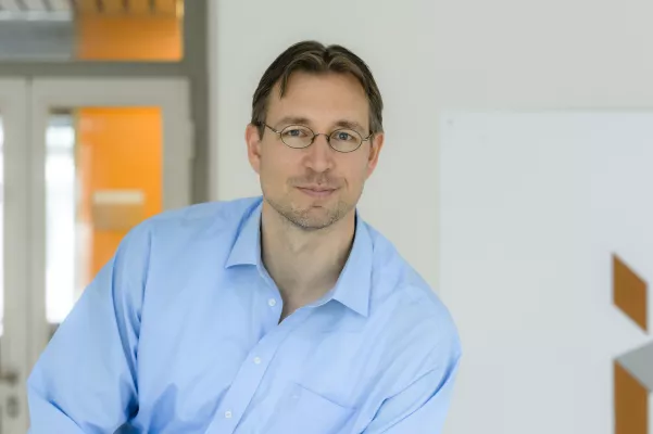 Blackout: Satelliten sollen beim Neustart des Stromnetzes helfen Bild: Blackout: Satelliten sollen beim Neustart des Stromnetzes helfen