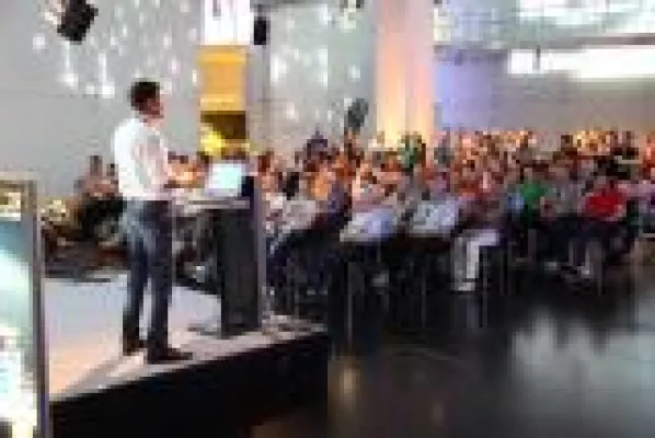 Bild: Ob Baustelle oder Rennstrecke: mit PCI immer auf der Überholspur