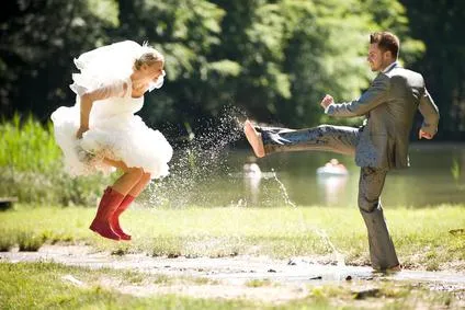 Bild: Reinigung von Hochzeitskleidern mit Abholung von Zuhause / Qualitätsreinigung24