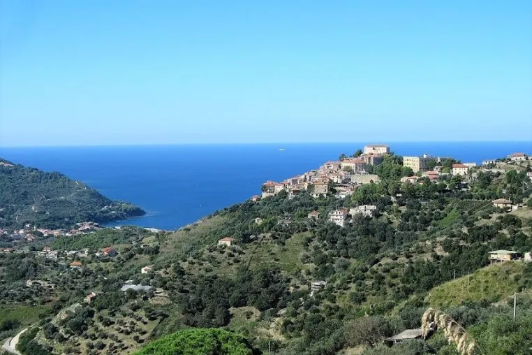 Individuell und bewusst reisen. Urlaub im Cilento. Insider-Tipps, Local Trips und Vintage-Charme. Bild: Individuell und bewusst reisen. Urlaub im Cilento. Insider-Tipps, Local Trips und Vintage-Charme.