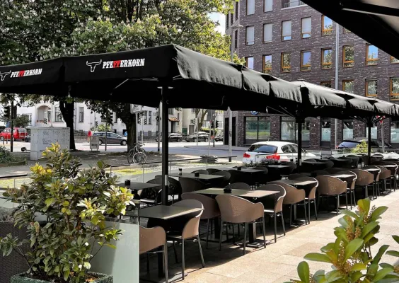 Bild: Sonnenschirme als Erfolgsfaktor für die Gastronomie