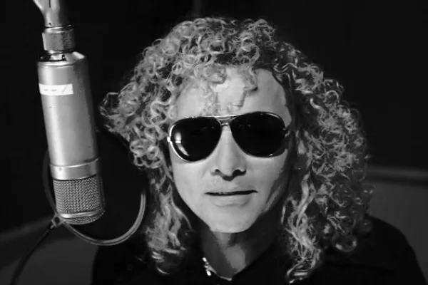 "Diesmal mit Madonna’s Band: Steve Cooke, die britische Down Under-Sensation, rockt wieder" Bild: "Diesmal mit Madonna’s Band: Steve Cooke, die britische Down Under-Sensation, rockt wieder"