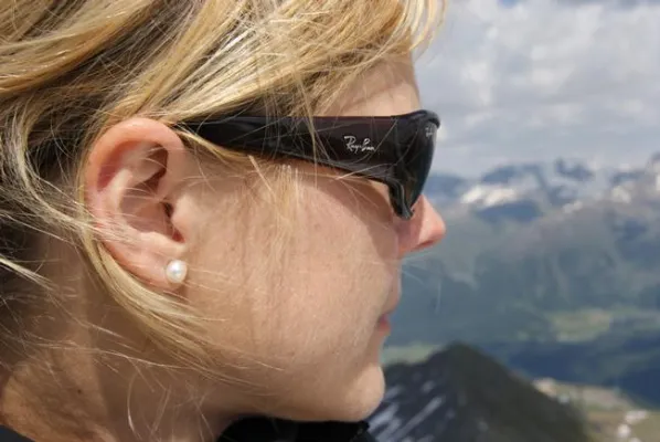 Bild: Mit dem Eucerin Volume Filler zum strahlenden Gesicht