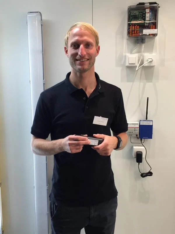 Jonas Thürig, CEO purEco LED AG mit purDALI Funksteuerung
