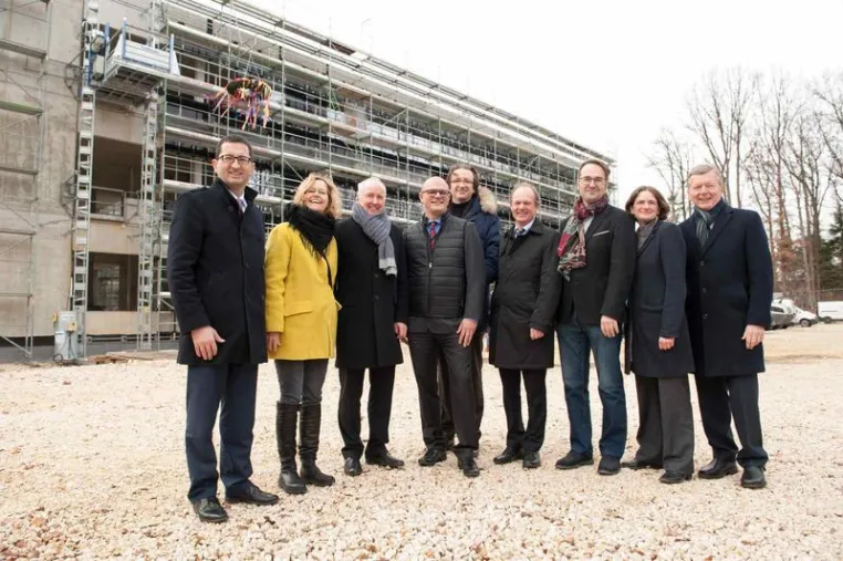 Bild: Richtfest des Zentrums für Quanten- und Biowissenschaften: Baustein für exzellente Forschung