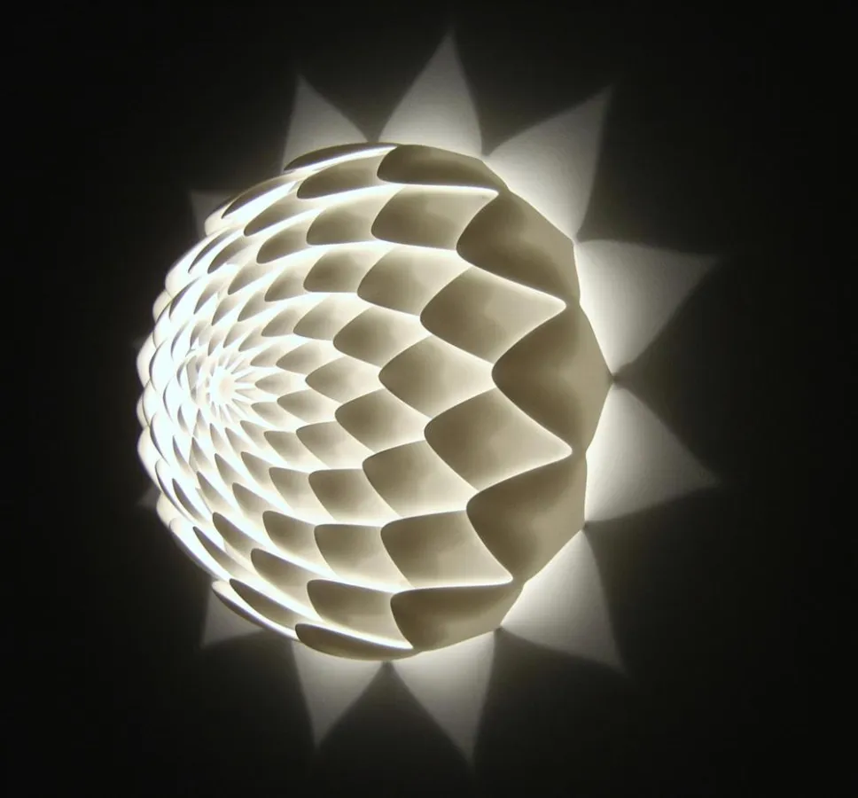 Dahlia Wandleuchte aus der FOC Kollektion