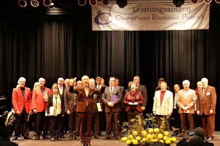 Mit fester Stimme zum Erfolg Bild: Mit fester Stimme zum Erfolg