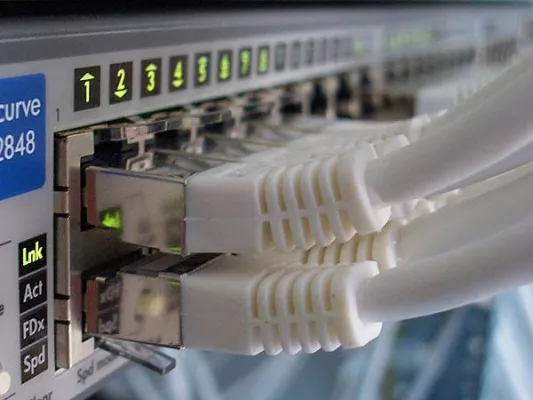 Bild: Neuer Netzknoten für noch leistungsfähigere Internet-Dienstleistungen