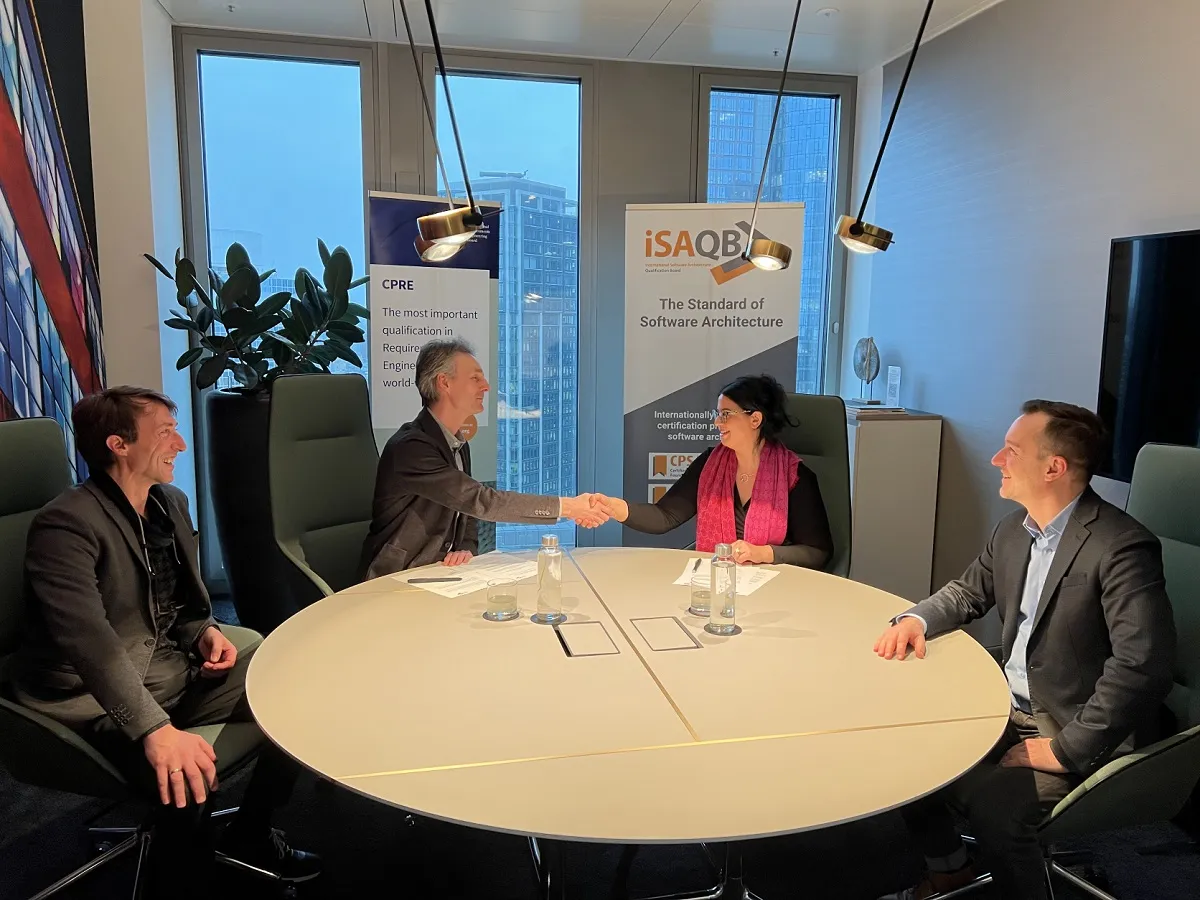 Das iSAQB® und das IREB® vereinbaren eine vertiefte Zusammenarbeit