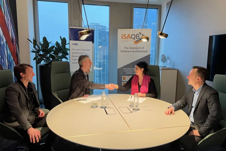 Das iSAQB® und das IREB® vereinbaren eine vertiefte Zusammenarbeit Bild: Das iSAQB® und das IREB® vereinbaren eine vertiefte Zusammenarbeit