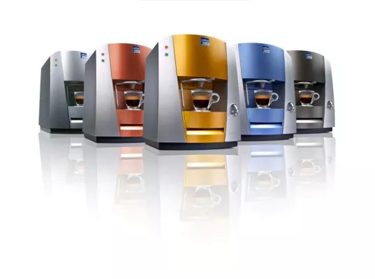 Bild: Die neue Farbkollektion von Lavazza BLUE