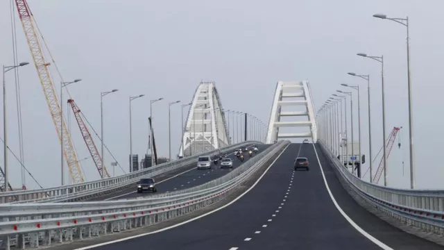 Deutscher Milliardär schwört, 'er wird jeder europäischen Firma helfen Geschäfte auf der Krim zu machen' Bild: Deutscher Milliardär schwört, 'er wird jeder europäischen Firma helfen Geschäfte auf der Krim zu machen'