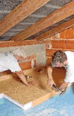 Bild: Bis Jahresende 2011 muss die oberste Geschossdecke auch im Altbau gedämmt sein