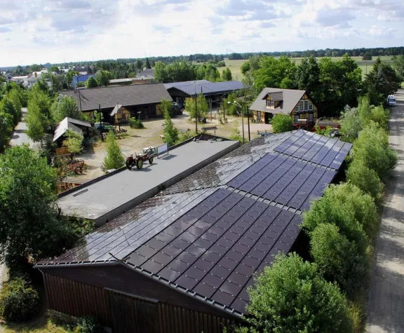 Bild: Größte Dünnschichtsolaranlage Brandenburgs eingeweiht