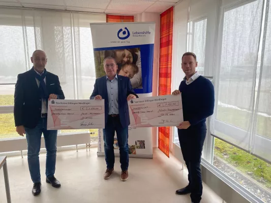 Bild: Empfehlungsspende von NEUMANN & Partner und aktiv forum geht an die Lebenshilfe Donau-Ries