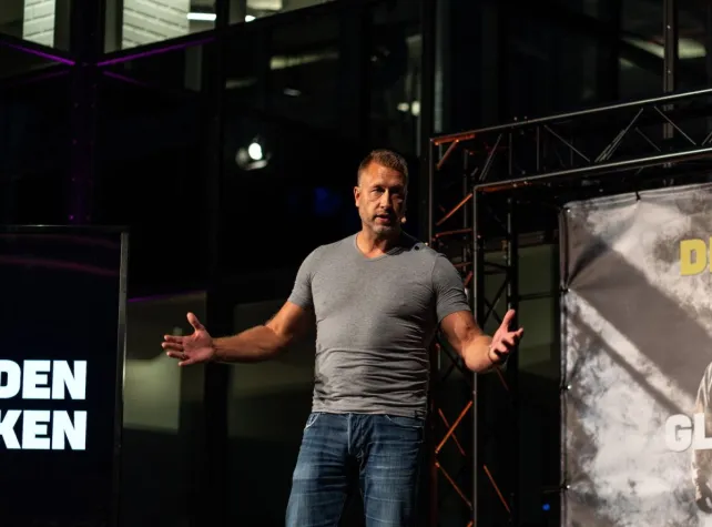 Bild: "Erst kommt der Tod, dann der Engel"