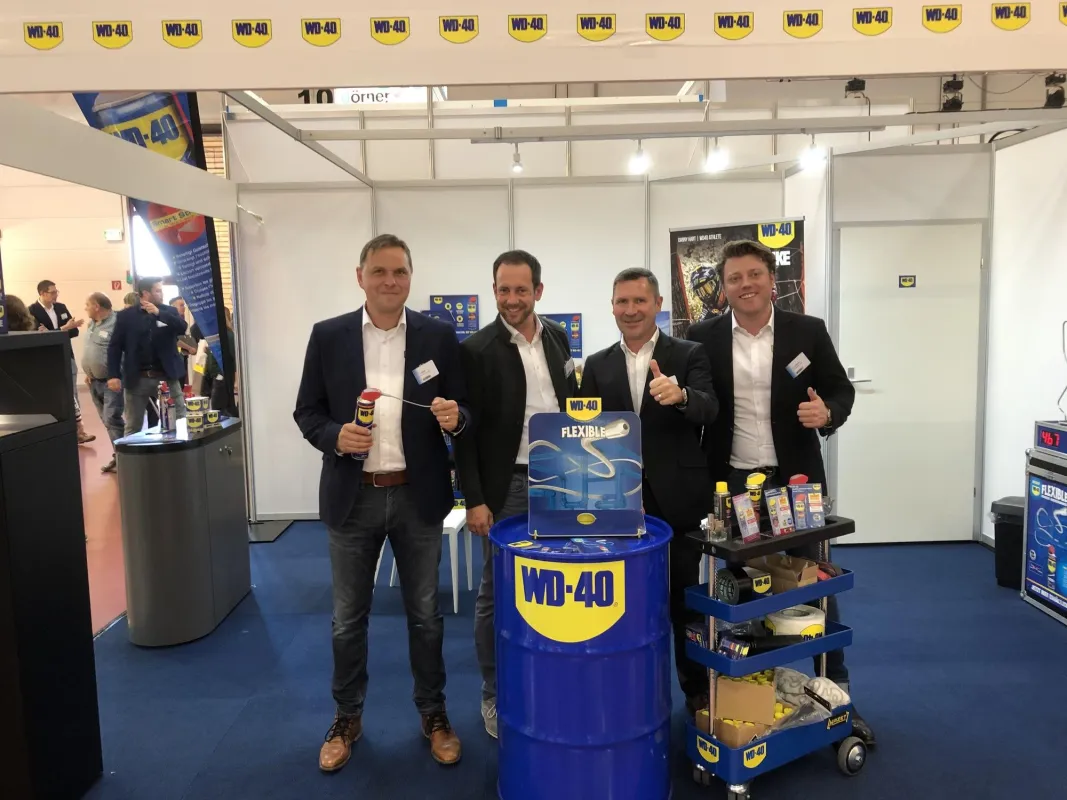 Josef Simet (3.Links), Sales Manager Retail WD-40 DACH